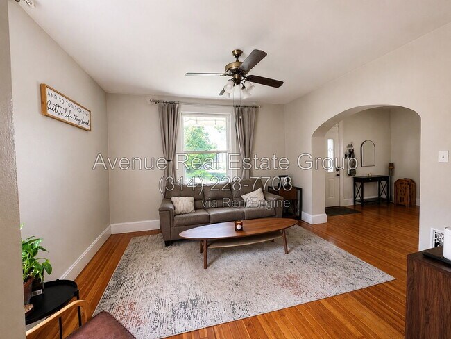 Foto del edificio - 6575 Scanlan Ave
