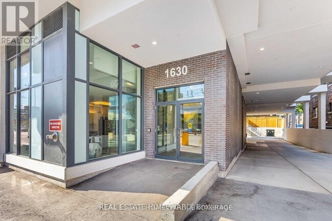 Photo du bâtiment - 1630-1630 Queen St E