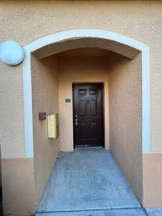 Primary Photo - 161 SW Palm Dr