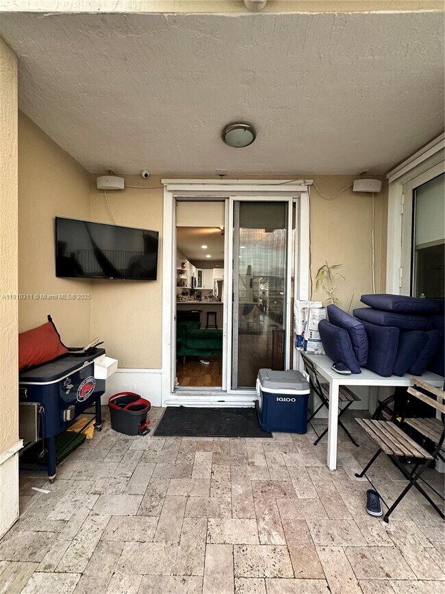 Foto del edificio - 10761 NW 75th St