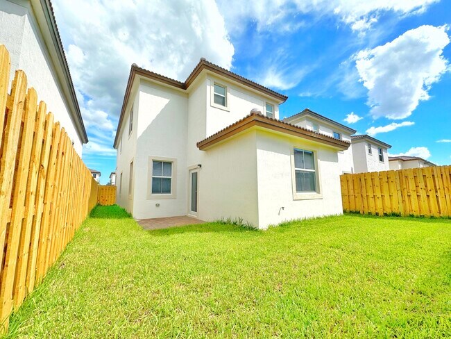 Foto del edificio - 2325 NW 130th St