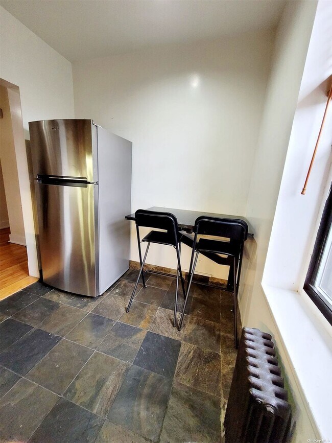 Foto del edificio - 22-35-35 75th St