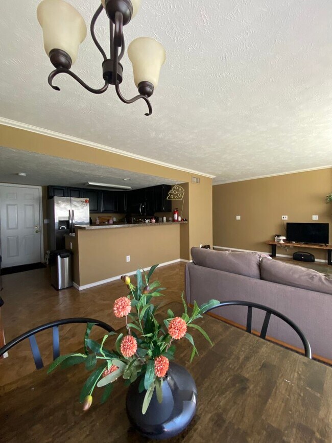 Foto del edificio - Great 2 BR 4 bathroom townhouse in Bloomington