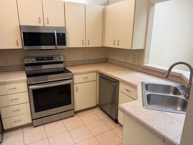 Foto del edificio - 1927 Sixty Oaks Ln