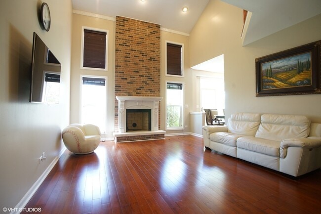 Building Photo - 2041 Ivy Ridge Dr