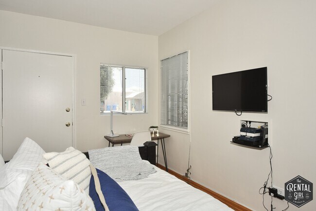 Foto del edificio - 16 Clubhouse Ave