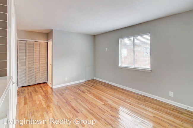 Foto del edificio - 943 Greenwood Ave NE