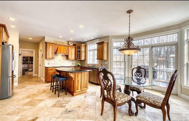 Foto del edificio - 6 Romano Ct