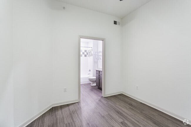 2BR, 2BA - 1044SF - Muse at SoCo