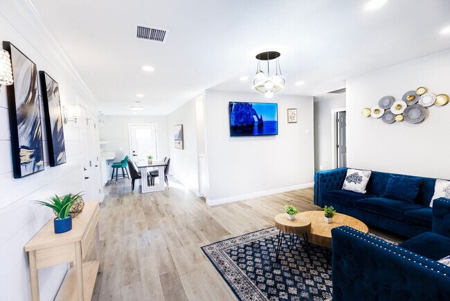 Foto del edificio - 451 E Lincoln Ave