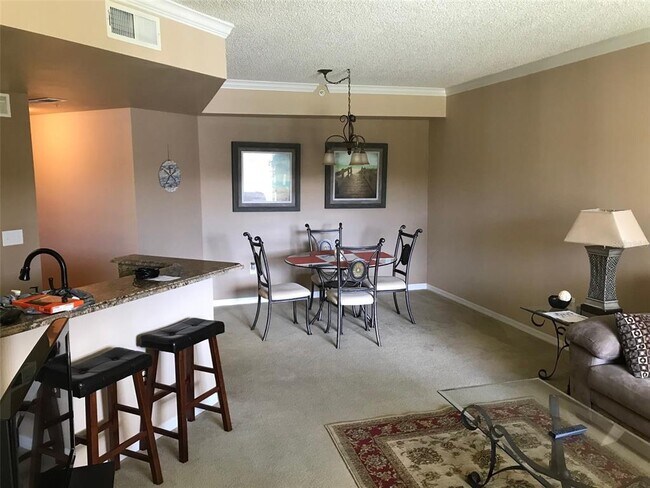 Building Photo - 5681 Bentgrass Dr