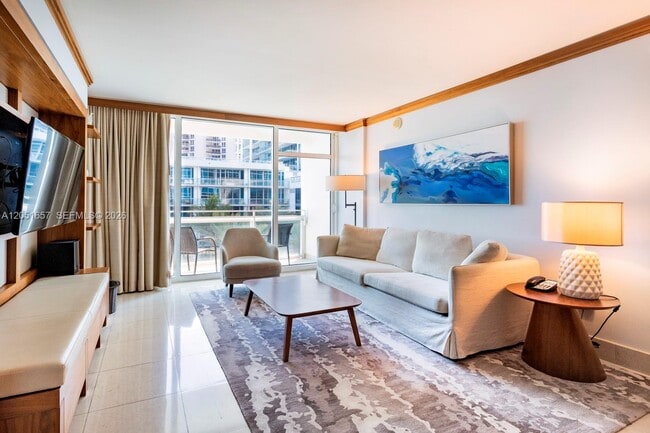 Foto del edificio - 6801 Collins Ave