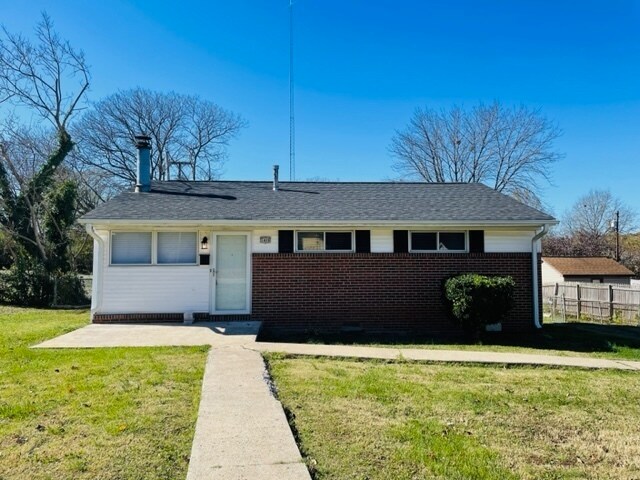 Primary Photo - 1409 Cypress St