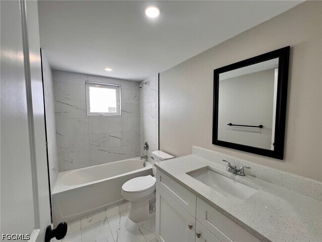 Foto del edificio - 4102 SE 19th Pl
