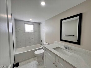 Building Photo - 4102 SE 19th Pl