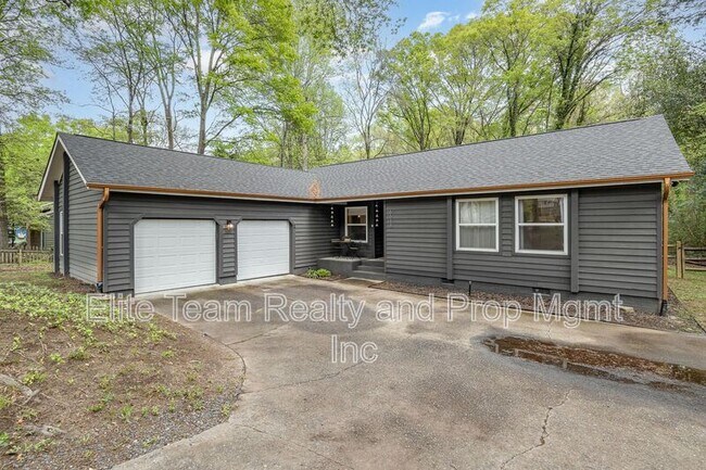 Foto del edificio - 6618 Lakeside Dr
