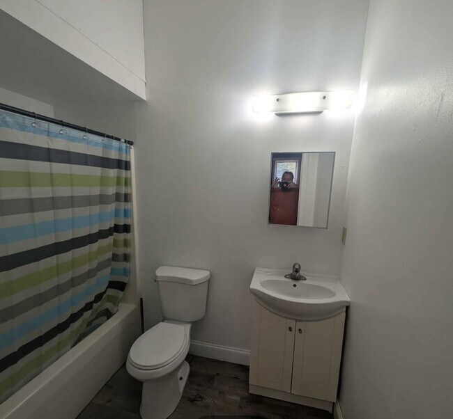 Foto del edificio - 120 Brown St