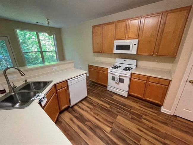 Building Photo - 1525 Wedgefield Ct