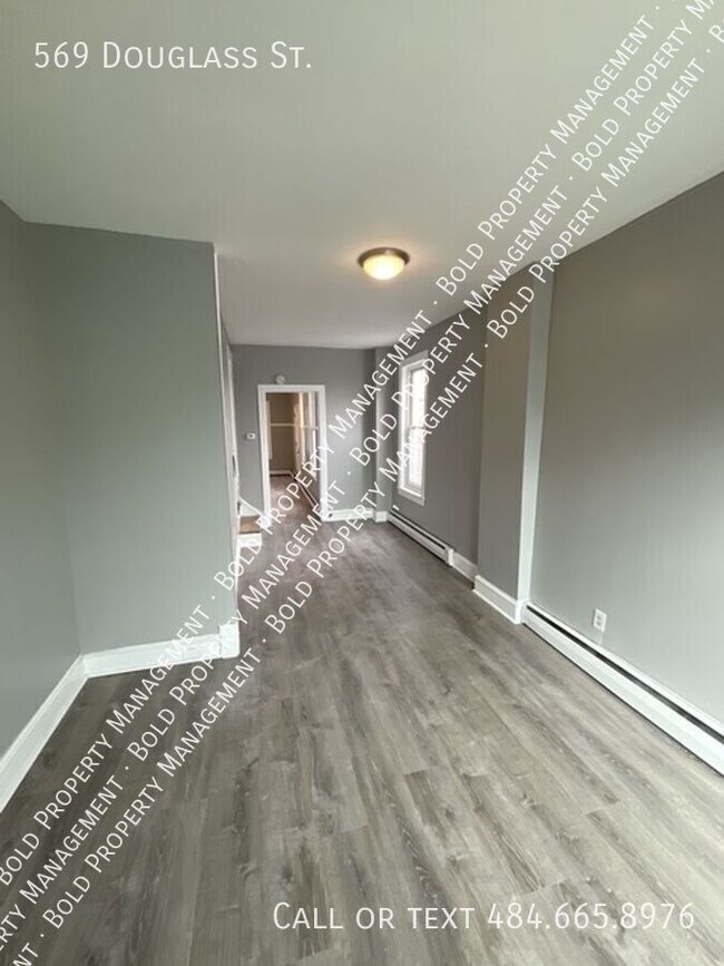 Foto del edificio - 569 Douglass St