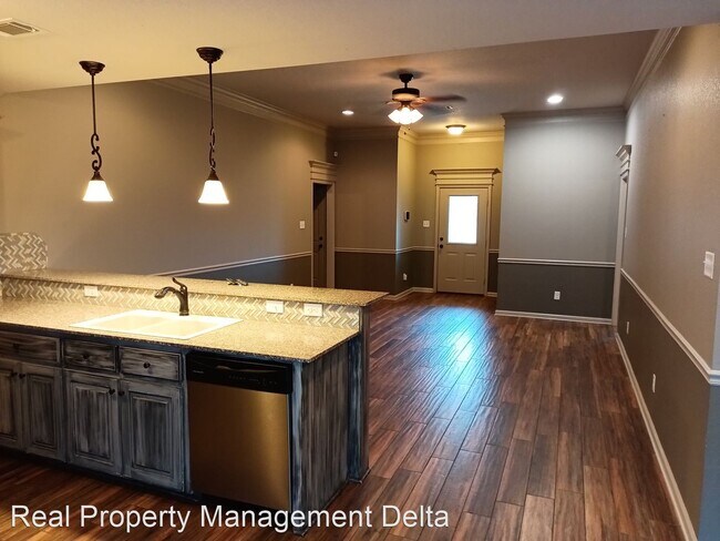 Building Photo - 4 br, 2 bath House - 14 Lilly Ann Circle