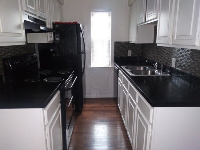 Foto del edificio - 4510 Abbott Ave