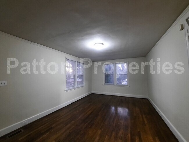 Foto del edificio - 711 S Holly St