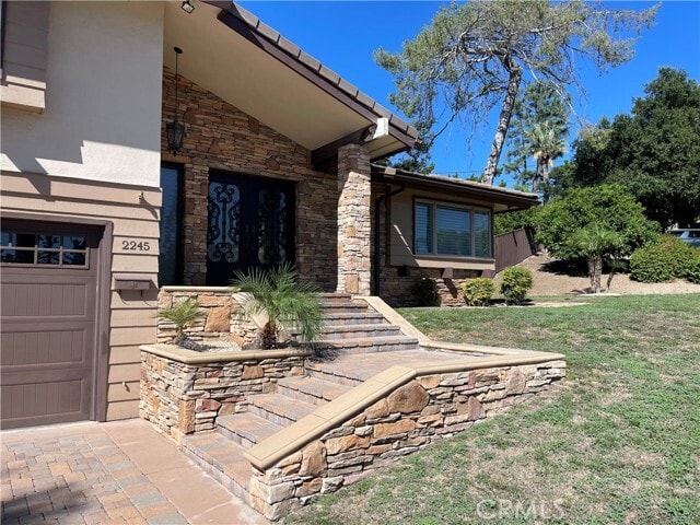 Building Photo - 2245 Country Club Dr