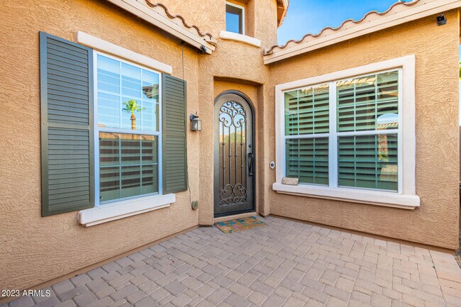 Building Photo - 2920 Madison Vistas Dr