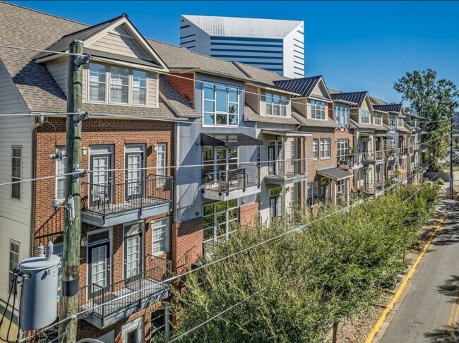 Building Photo - 415 Saint Francis St