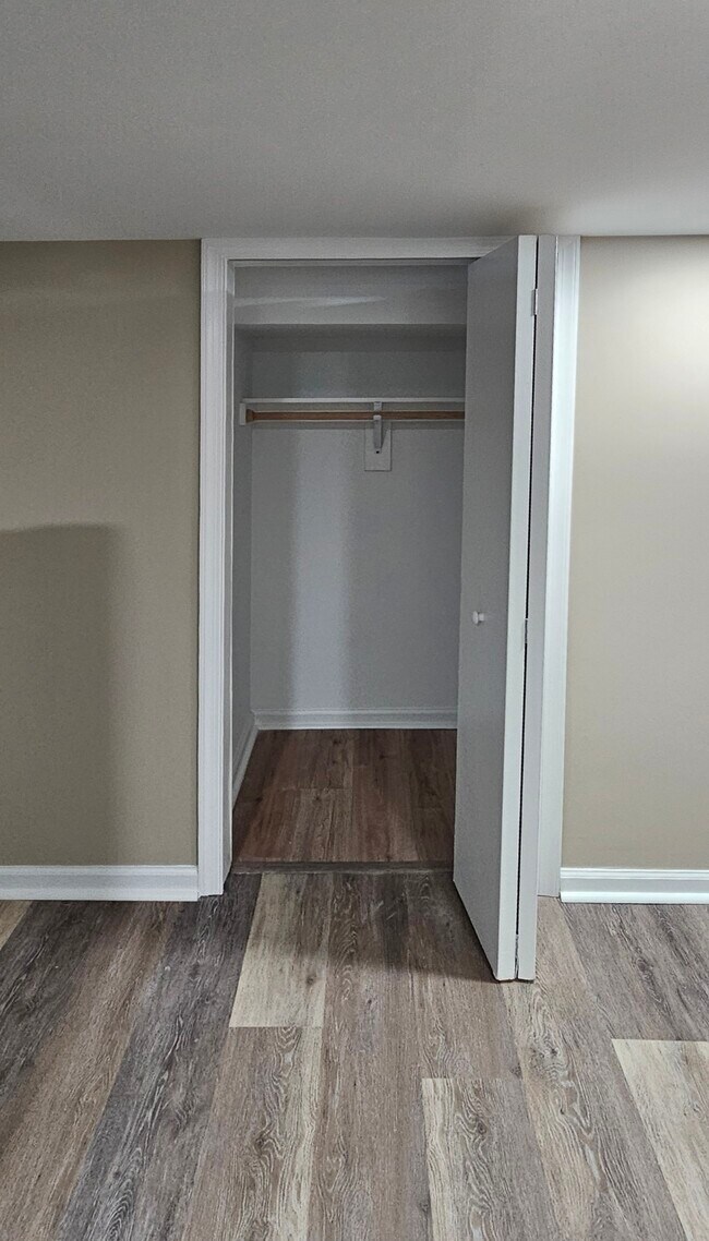 Foto del edificio - 4633 Kernwood Ave