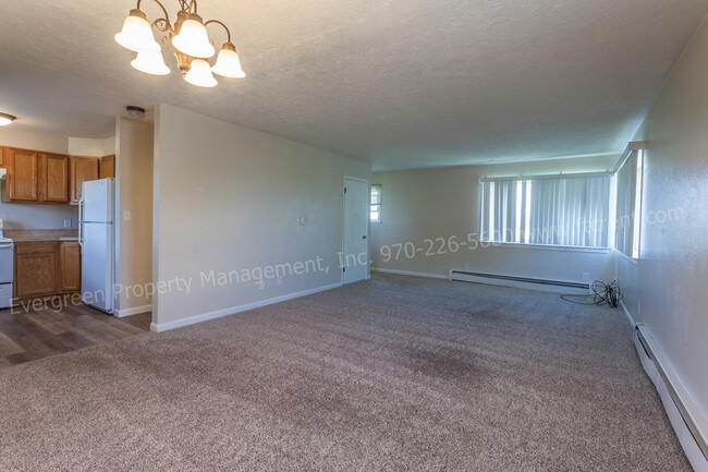 Building Photo - V-07