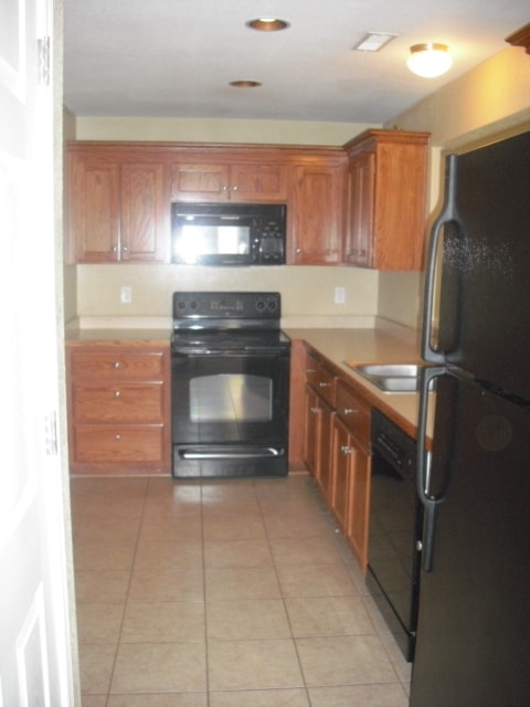 Building Photo - Great Home, Close to Fort Riley