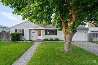 Building Photo - 3016 W Sanson Ave