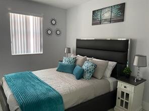 Foto principal - 589 Northwest 7th Court, Hallandale Beach,...