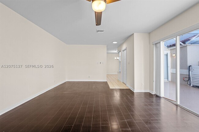Foto del edificio - 10936 Longboat Dr