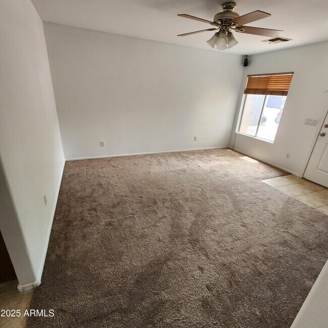 Foto del edificio - 11814 W Sunnyside Dr