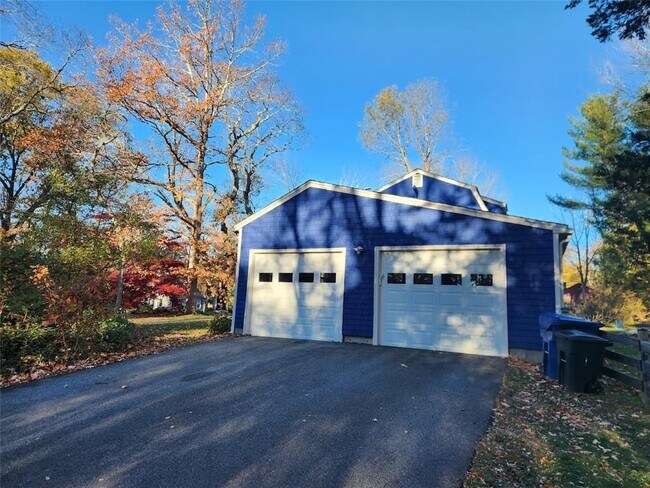 Foto del edificio - 275 Pierce Rd