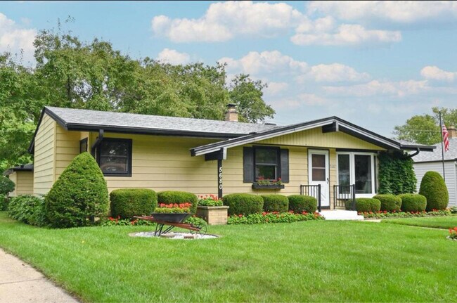 Foto del edificio - 5680 S Madeline Ave