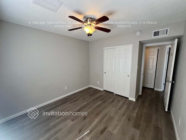 Foto del edificio - 1660 E Impala Ave