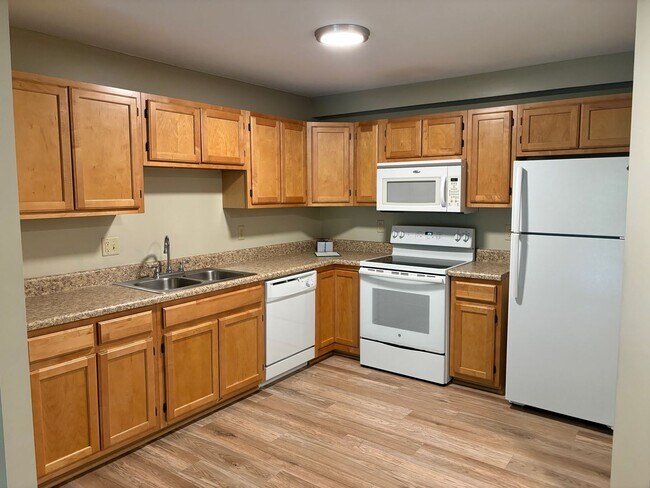 Foto del edificio - Lakepointe Apartment Homes