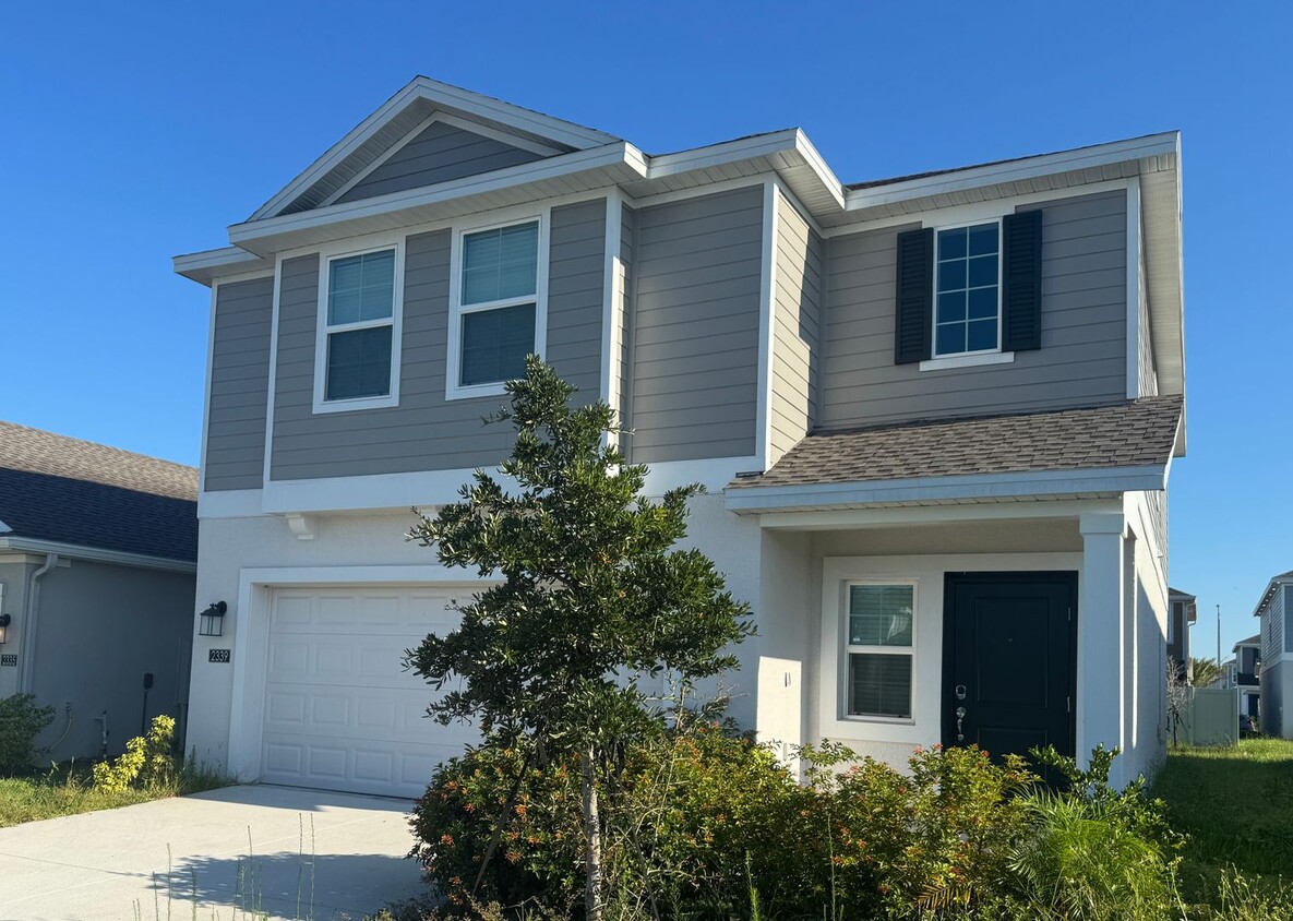 Primary Photo - Bright & Open 4 Bed, 2 Bath Residence in D...
