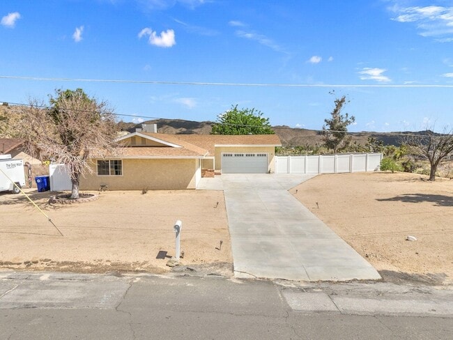 Building Photo - 56034 Desert Gold Dr