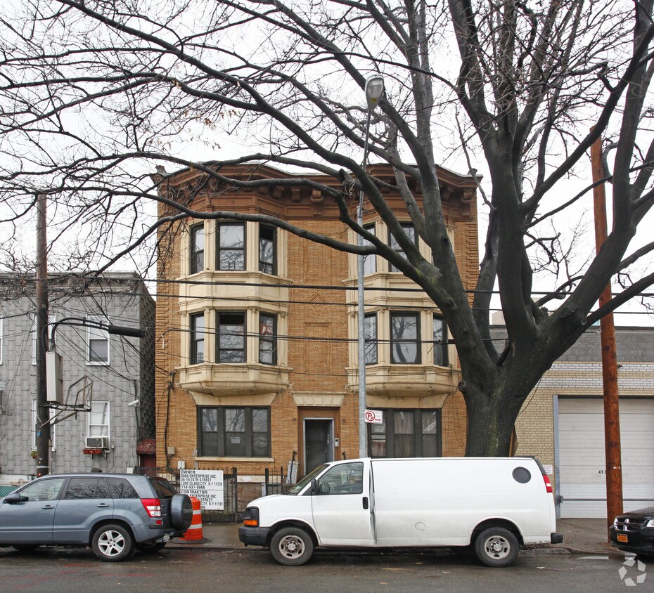 Foto del edificio - 41-27 23rd St