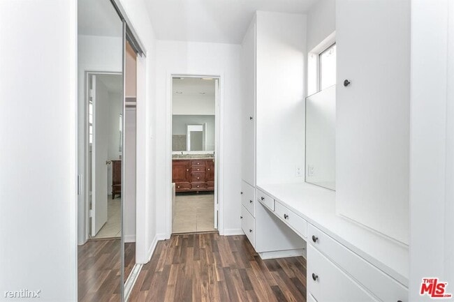 Building Photo - 3 br, 2 bath House - 212 N Palm Dr
