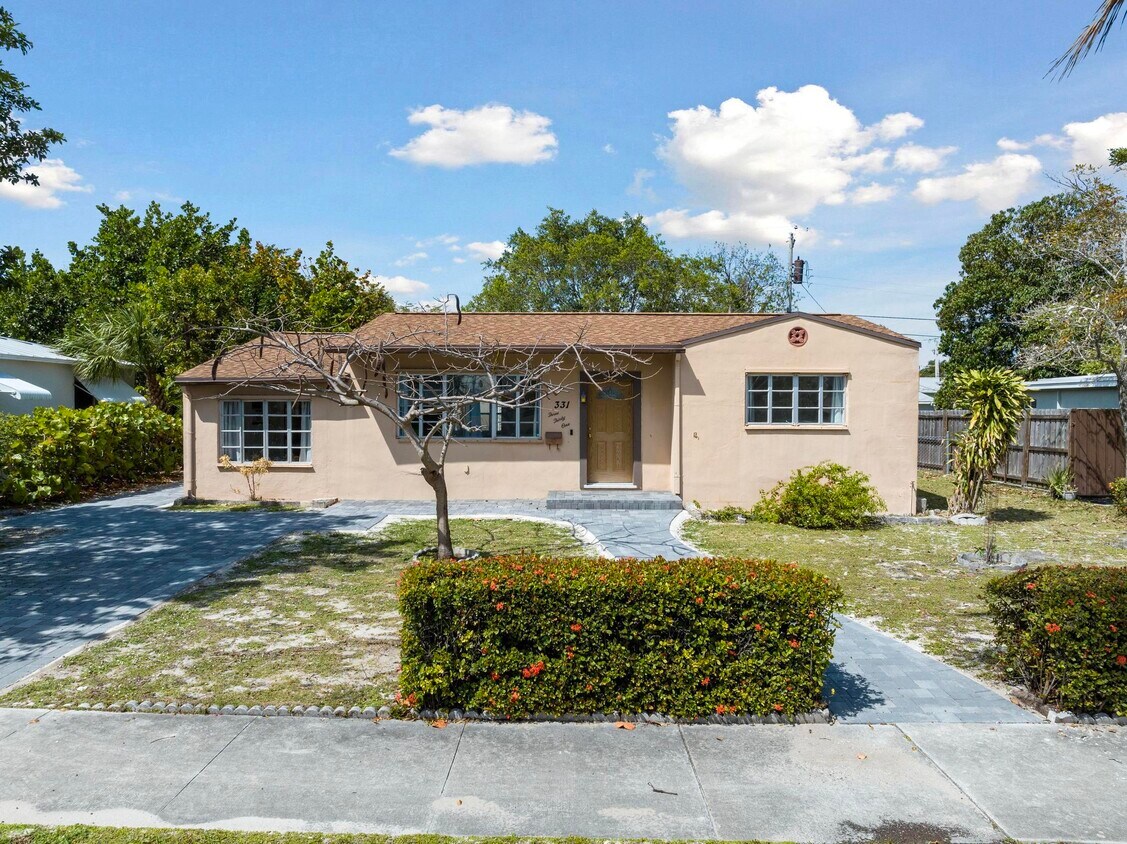 Foto principal - 331 Winters St