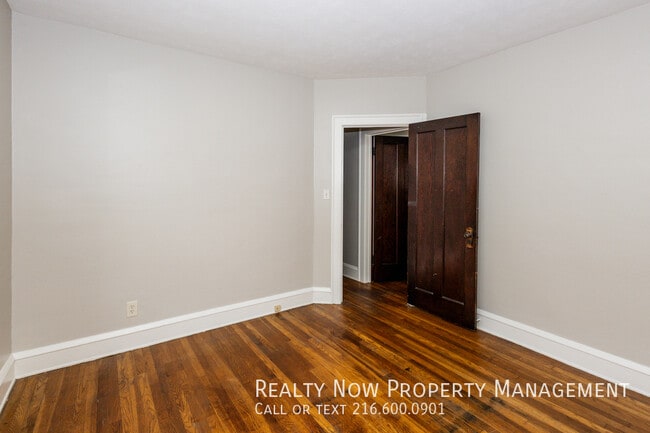 Foto del edificio - 3765 W 134th St