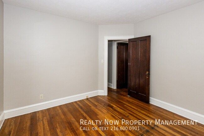 Building Photo - 3765 W 134th St