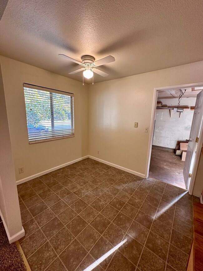 Building Photo - COZY 3 BED 2 BATH HOME LOCATED IN THE STARVIEW ESTATES SUBDIVISION