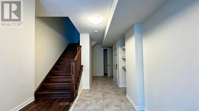 Photo du bâtiment - 17 Thomas Frisby Jr Cres