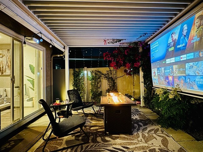 Building Photo - 750 Lincoln Ave